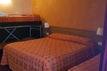هتل New Morpheus Rooms