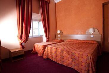 هتل New Morpheus Rooms