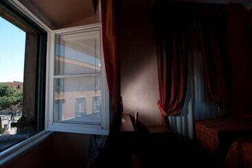 هتل New Morpheus Rooms