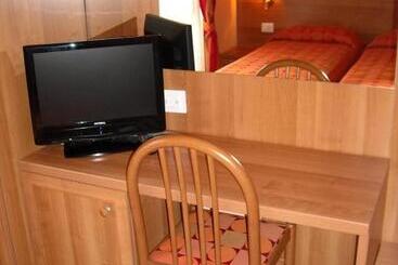هتل New Morpheus Rooms