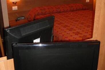 هتل New Morpheus Rooms