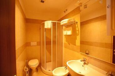 هتل New Morpheus Rooms
