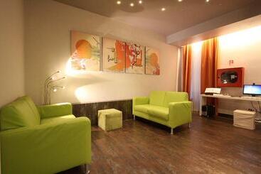 هتل New Morpheus Rooms