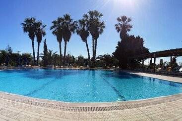 هتل Nina Beach