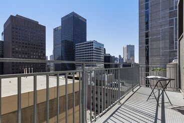 هتل Oaks Melbourne On Collins Suites