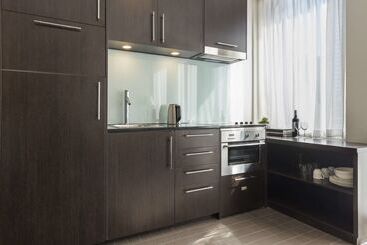 هتل Oaks Melbourne On Collins Suites