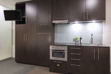 هتل Oaks Melbourne On Collins Suites