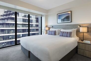هتل Oaks Melbourne On Market