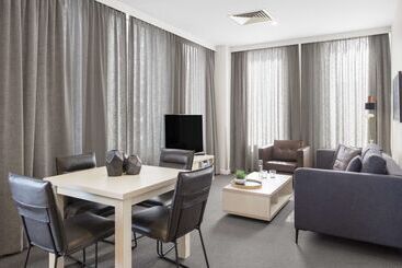 هتل Oaks Melbourne On Market