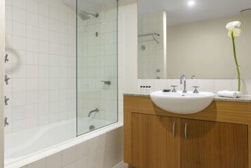 هتل Oaks Melbourne On Market