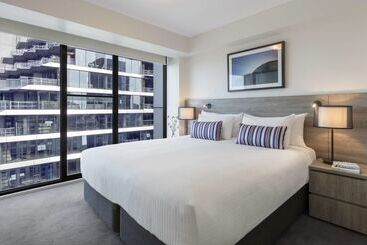 هتل Oaks Melbourne On Market