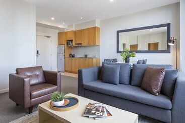 هتل Oaks Melbourne On Market