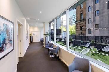هتل Oaks Melbourne On Market