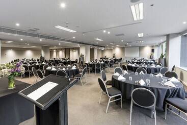 هتل Oaks Melbourne On Market