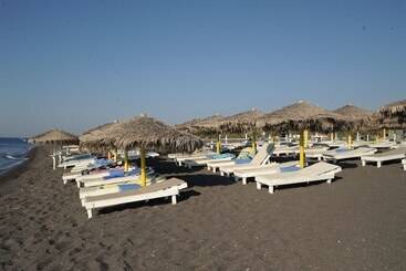 هتل Perissa Bay