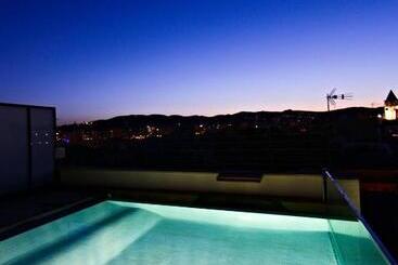 Petit Palace Hotel Tres