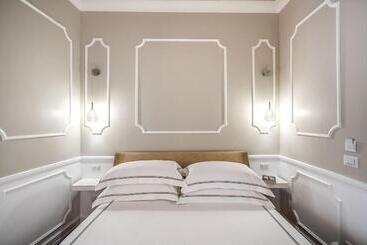 هتل Rome55 Piazza Di Spagna