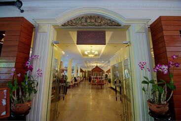 هتل Somadevi Angkor Resort & Spa