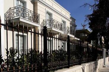 هتل Theoxenia House