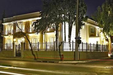 هتل Theoxenia House