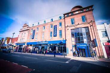 هتل Travelodge Derry