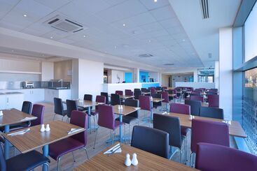 هتل Travelodge Liverpool John Lennon Airport