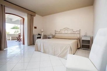 هتل Tritone Lipari
