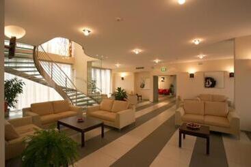 هتل West Florence