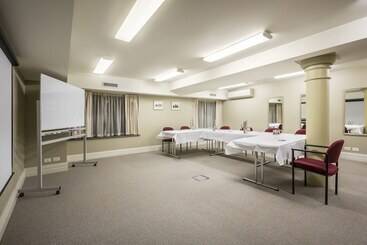 Launceston Central Apartment Hotel Official