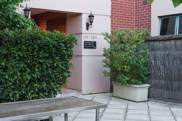 Majestic Tynte Street Apartments