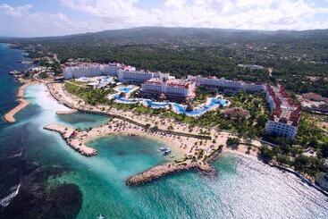استراحتگاه Bahia Principe Luxury Runaway Bay - Adults Only - All Inclusive