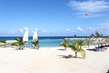 استراحتگاه Bahia Principe Luxury Runaway Bay - Adults Only - All Inclusive