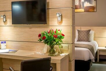 هتل Ibis Styles Charleroi Airport Aero 44