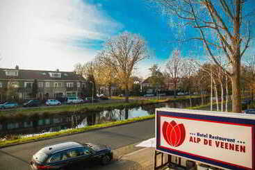 هتل Alp De Veenen