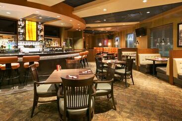 هتل Best Western Cold Lake Inn