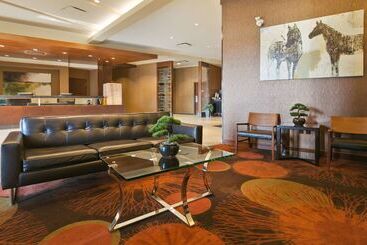 هتل Best Western Cold Lake Inn