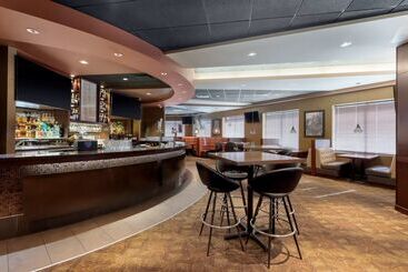 هتل Best Western Cold Lake Inn