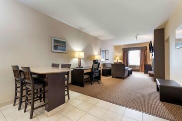 هتل Best Western Cold Lake Inn