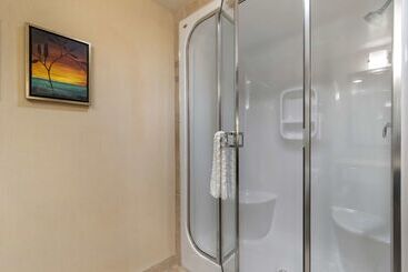 هتل Best Western Cold Lake Inn