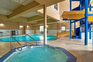 هتل Best Western Cold Lake Inn