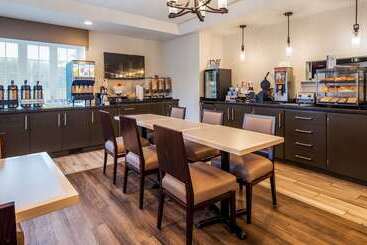 هتل Best Western Colonel Butler Inn