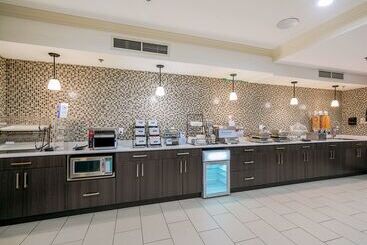 هتل Best Western Peace Arch Inn
