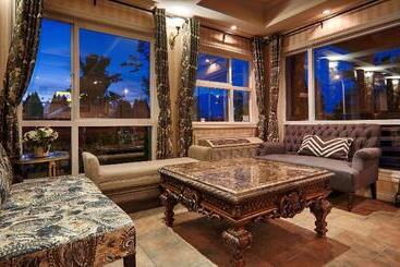 هتل Best Western Peace Arch Inn
