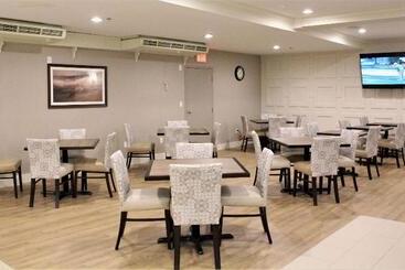 هتل Best Western Peace Arch Inn