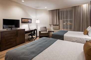 هتل Best Western Plus Montreal East