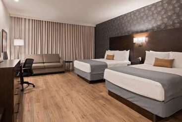 هتل Best Western Plus Montreal East