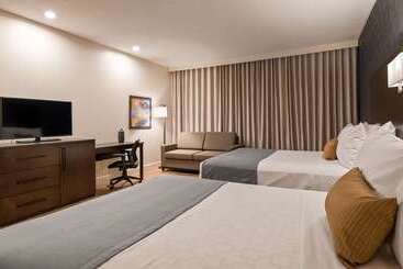 هتل Best Western Plus Montreal East