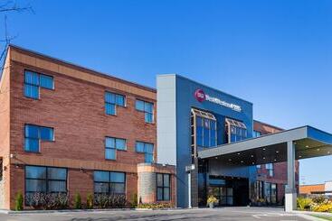 هتل Best Western Plus Montreal East