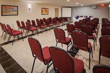 هتل Best Western Plus Montreal East