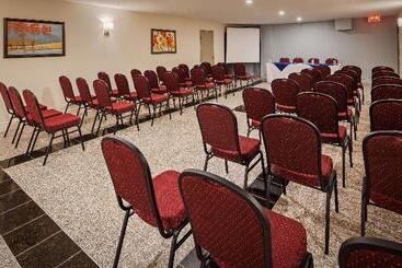 هتل Best Western Plus Montreal East